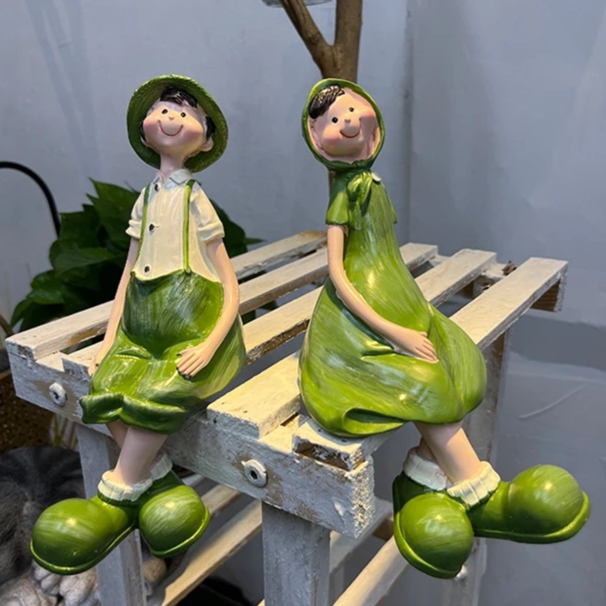 Hand-Painted Resin Figurine - Rustic Suitable for Use in Living Room,, Garden Statue with Green Suit & White Shirt Decor, Wedding Gift, Indoor\u002FOutdoor Decoration, Resin Ornament for Home or Lawn Care