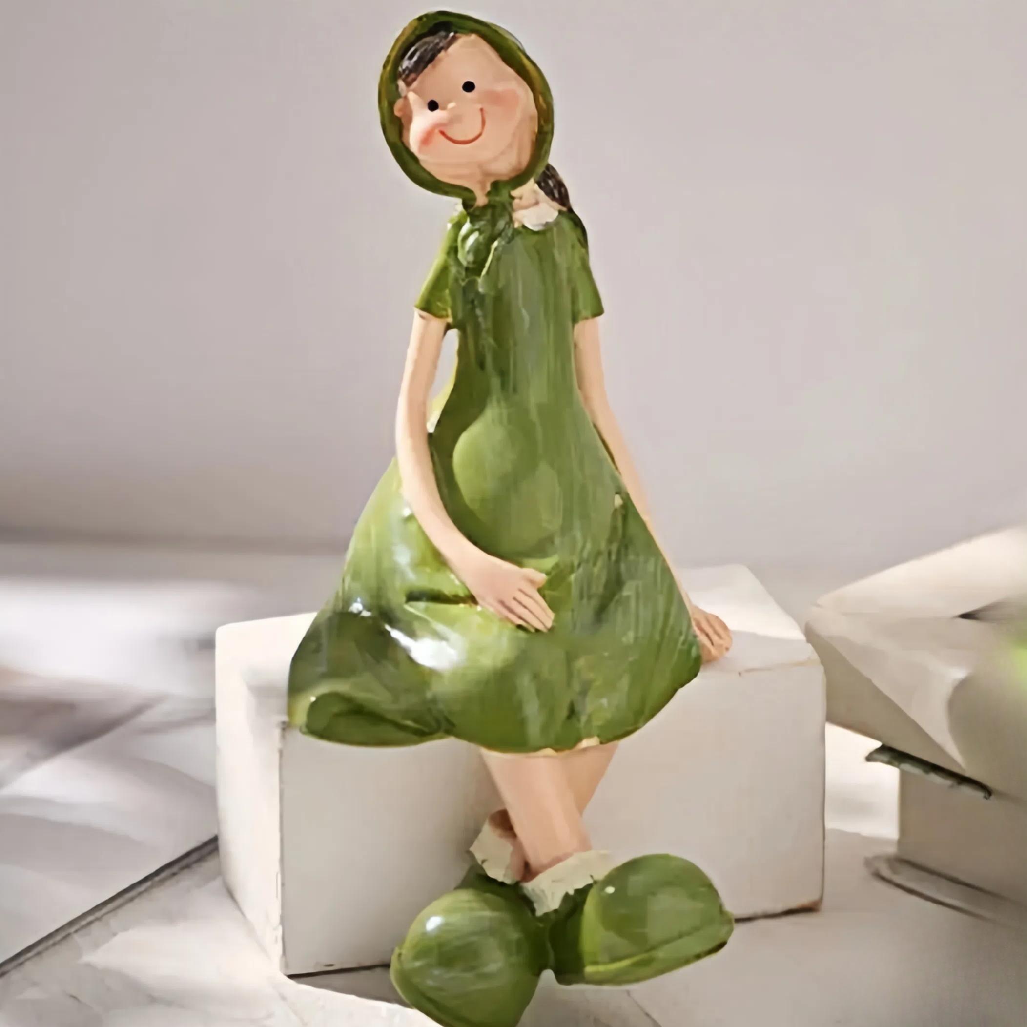 Hand-Painted Resin Figurine - Rustic Suitable for Use in Living Room,, Garden Statue with Green Suit & White Shirt Decor, Wedding Gift, Indoor\u002FOutdoor Decoration, Resin Ornament for Home or Lawn Care