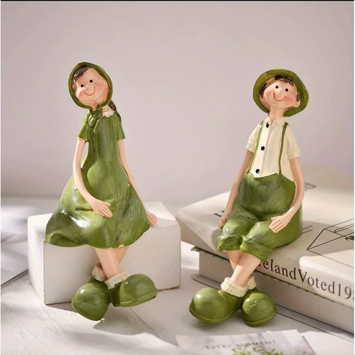 Hand-Painted Resin Figurine - Rustic Suitable for Use in Living Room,, Garden Statue with Green Suit & White Shirt Decor, Wedding Gift, Indoor\u002FOutdoor Decoration, Resin Ornament for Home or Lawn Care